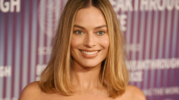 Margot Robbie esittelee bikinityyliään – vauvamasu varasti huomion!