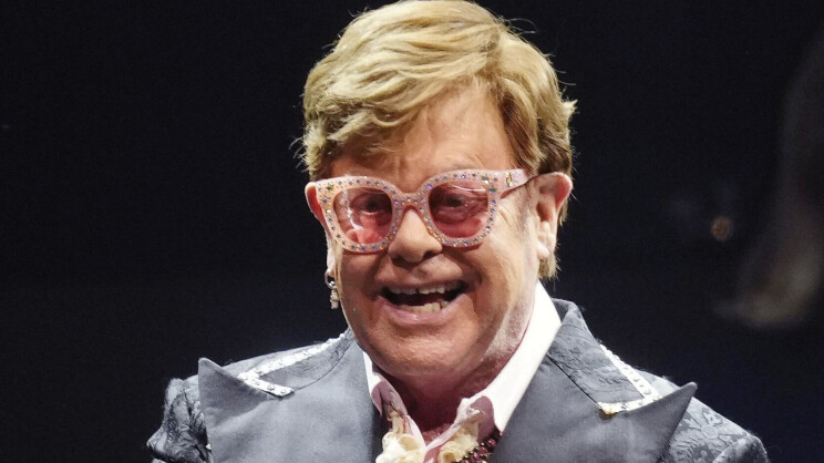 Elton John menetti näkökykynsä