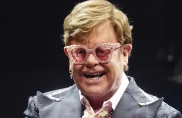 Elton John menetti näkökykynsä