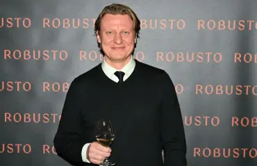 Jaajo Linnonmaa suututti someseuraajansa – paljon melua piirakasta