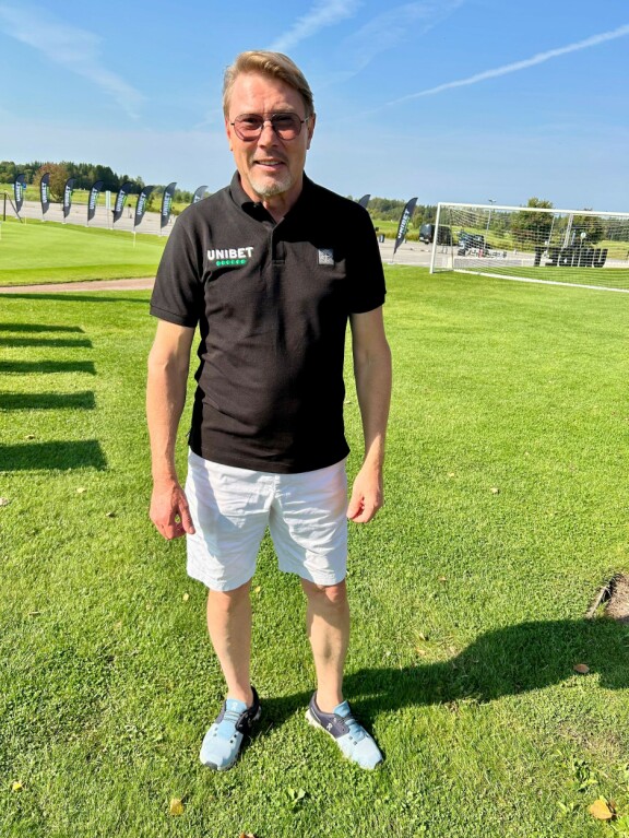 Mika Häkkinen osallistui vedonlyöntiyhtiö Unibetin golftilaisuuteen Tallinnassa.