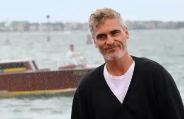 Joaquin Phoenixin raju painonpudotus uuteen Joker-elokuvaan – katso kuvat
