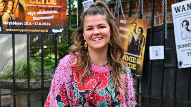 Saara Aalto joutui omituiseen tilanteeseen lentomatkalla – koneessa tekninen vika