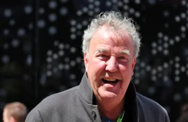 Top Gear-tähti Jeremy Clarkson jättää työnsä: "Olen liian vanha ja lihava"