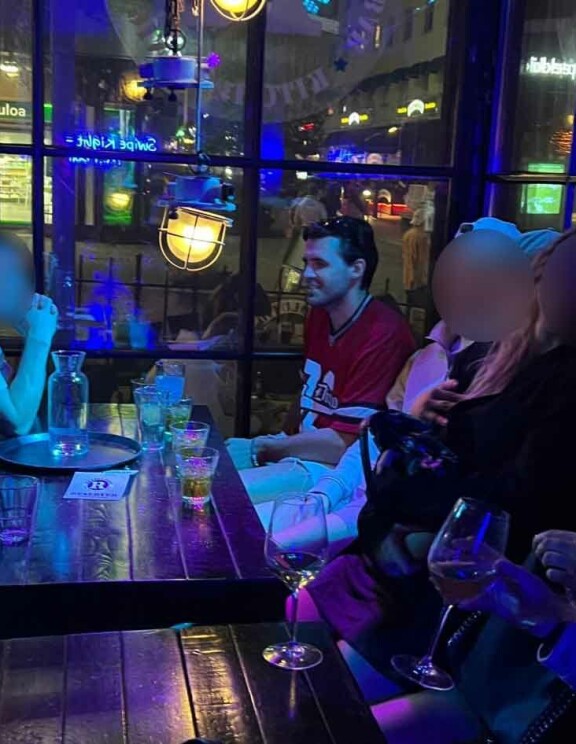 Severi istuskeli perjantaina jyväskyläläisen ravintolan nurkkapöydässä hymy huulillaan.