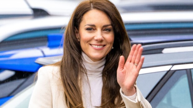 Jestas! Näin tyyriissä asussa prinsessa Catherine palasi julkisuuteen