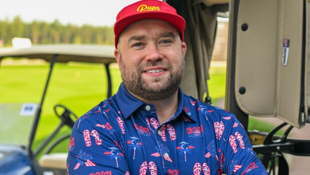 Burgerimiehestä tuli isä! Ossi Lahtinen kuvailee kuvankaunista puolisoaan: ”Rouva on maitobaari”