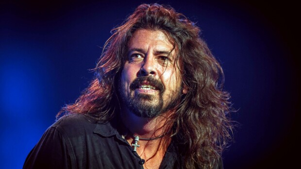 Foo Fighters -solisti Dave Grohl petti vaimoaan - sai salarakkaansa kanssa lapsen!