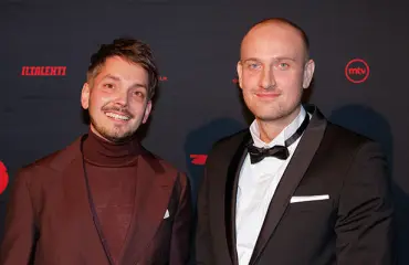 Kirjailija Max Seeck teki elokuvan lapsuudenystävänsä kanssa – tutustuivat kotibileissä