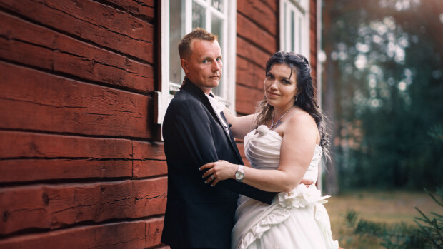 Unelmahäät-sulhanen vei morsiamen ystävältään: ”Ihastuin luonteeseen ja rintoihin” Unelmahäät
Tuomo ja Sara