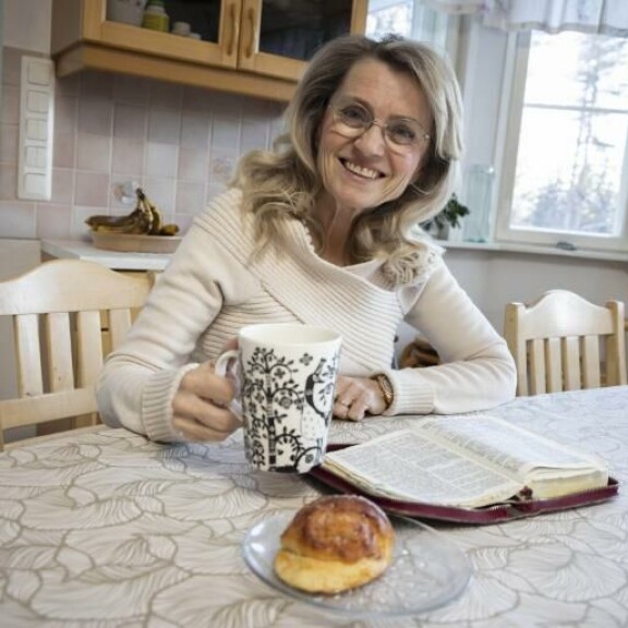 Päivi Räsänen on antanut tyttäriensä tulla ja mennä vapaasti, vaikka kysyntä onkin ollut kovaa. Päivi Räsänen on antanut tyttäriensä tulla ja mennä vapaasti, vaikka kysyntä onkin ollut kovaa.