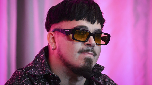 Mitä ihmettä?! Käärijä julkaisee Onlyfansissa todella roisia materiaalia