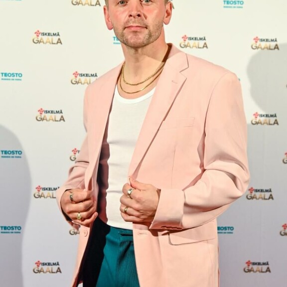 Pitkästä aikaa parrasvaloissa! Reino Nordin puhuu suunsa puhtaaksi – puolustaa voimakkaasti Maria-vaimoaan: ”Emme tee mitään pahaa kenellekään” Reino Nordin.