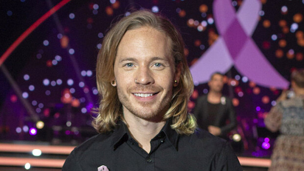 Sauli Koskinen julkaisi dramaattisen videon - korvasta valuu verta Sauli Koskinen