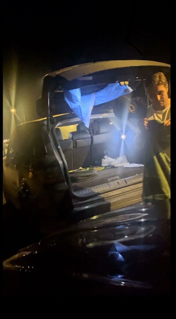 Matkalla löytyi Stefun pahoinpitelemä Range Rover, josta kohuliikemies kaivoi vaatteita päälleen.