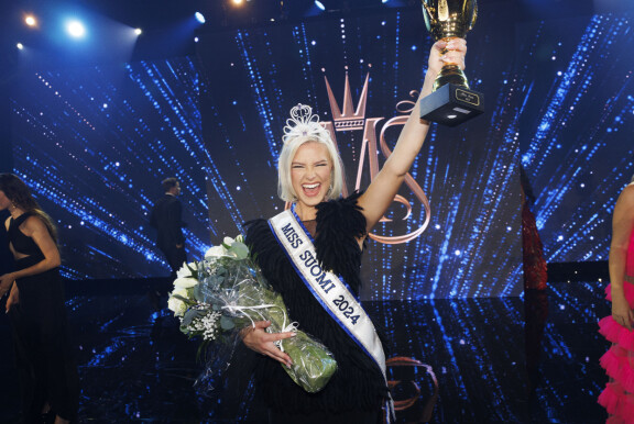 Matilda Wirtavuori edustaa Suomea Miss Universum -kisoissa.