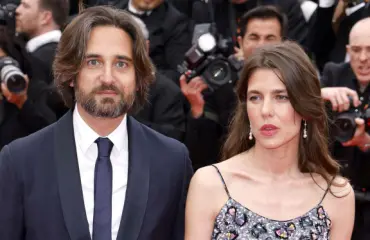 Monacon hovin Charlotte Casiraghin harvinainen erotilitys: "Elämä on jatkuvaa kamppailua"