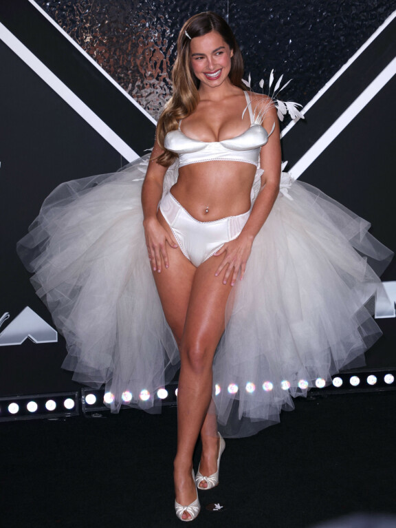 Addison Rae esitteli tylliluomustaan MTV Music Awards -gaalassa 11. syyskuuta.