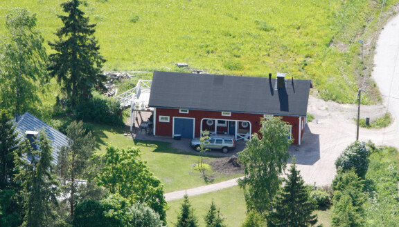 Katri Helenan ja Tommin kotona on viehättävä, perinteinen ulkorakennus.