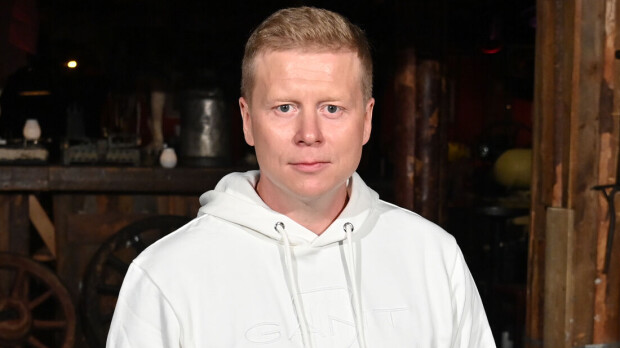 Oho! Sampo Kaulanen yllättävissä puuhissa – jalassa pelkät bokserit!