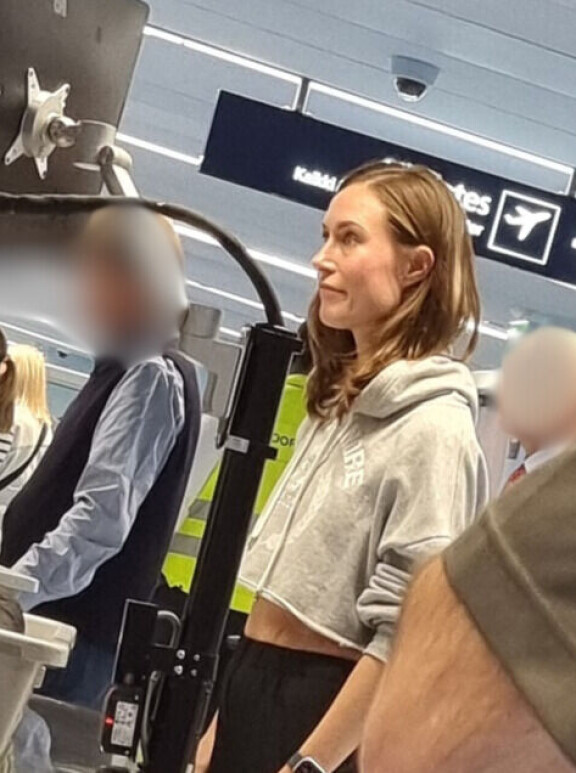 Sannan meikit joutuivat tarkempaan tarkasteluun lentokentällä.