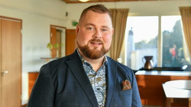 Akseli Herlevin asumiskuviot uusiksi! Missirakkaastaan eronnut burgerimies pyörsi päätöksensä Akseli Herlevi