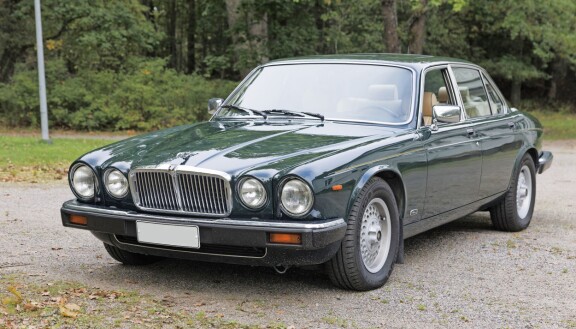 Armanin Jaguar on 1990-luvun alussa valmistettu XJ12.
