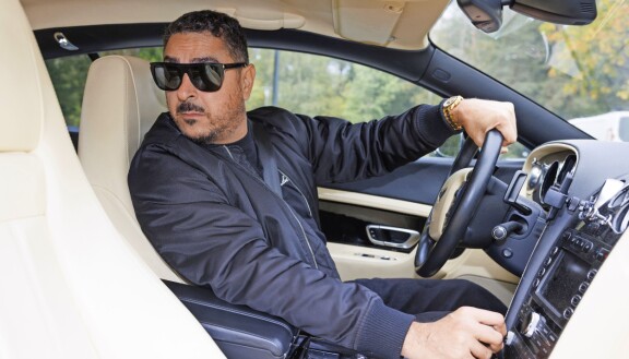 Arman Alizadin käyttää Bentleyn superautoa normaalina arkiautona.