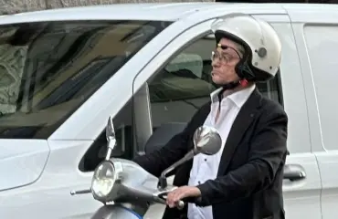 Hyytyi ylämäkeen! Tässä päristelee Mikael Jungner - katso video!