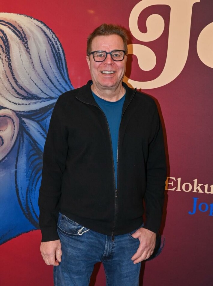 Koomikkolegenda ylistää Jope Ruonansuun neroutta – lataa tiskiin kovan vertauksen: ”Lähestyi jo Vesku Loiria” Mato Valtonen, 67, muisteli Jope Ruonansuuta dokumenttielokuvan kutsuvierasensi-illassa.
