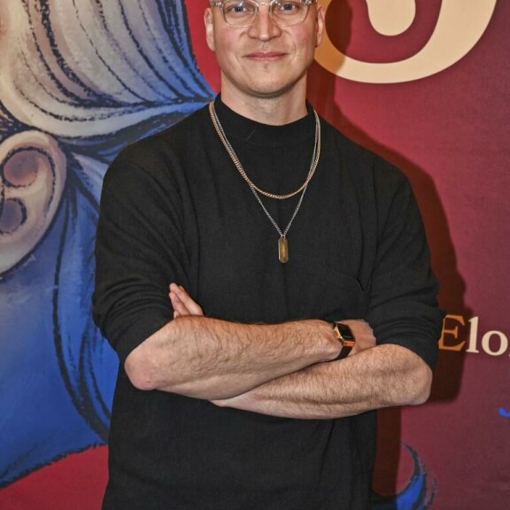 Riku haluaisi vaikuttaa asioihin Arkadianmäeltä käsin. Näytteleminen ei niinkään enää nappaa. Riku haluaisi vaikuttaa asioihin Arkadianmäeltä käsin. Näytteleminen ei niinkään enää nappaa.