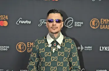 Harvinainen yhteiskuva – Mikael Gabriel ja Triana-rakas hempeilevät