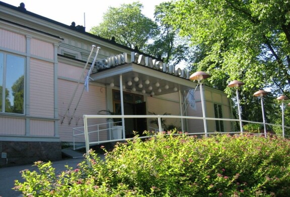 Carl Ludvig Engelin suunnittelemalla Kaivohuoneella on tampattu 1800-luvun alkupuolelta asti.