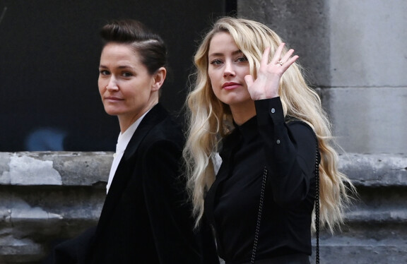 Bianca tuli tutuksi Amberin ja Johnnyn oikeudenkäynnin aikana.