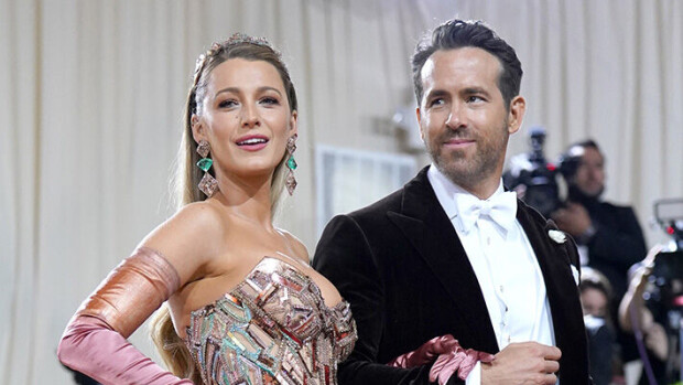 Blake Lively ja Ryan Reynolds saivat taas lapsen - tuore äiti hämmentää tiukassa paidassa Blake Lively ja Ryan Reynolds