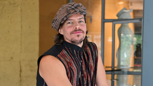 Johannes Holopainen pulassa hevifestivaalien päälavalla: ”Kuin sodan taistelutilanne”