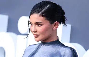 Eikö mikään riitä? Kylie Jenner rakennuttaa miljoonakartanoa: 1 600 neliömetriä ja 12-paikkainen autotalli, katso kuvat!