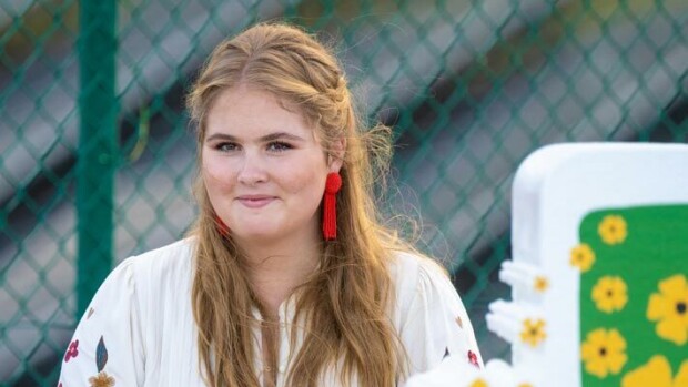 Tanssia ja maataloutta! Hollannin kruununprinsessa Amalian ensimmäinen valtiovierailu Amalia