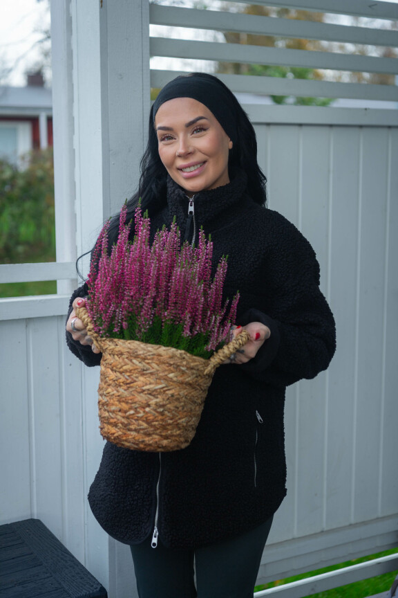 Jenna on perheen myötä alkanut arvostamaan ja vaalimaan enemmän yksityisyyttään. Vuosikymmen julkisuudessa on opettanut hänelle paljon.