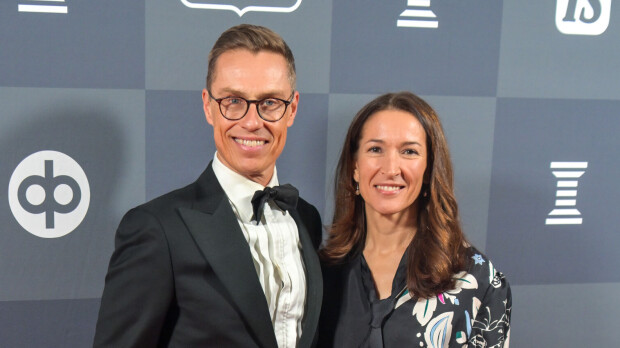 Alexander Stubb ja Suzanne-vaimo taas reissuun – saavat kuninkaallista seuraa