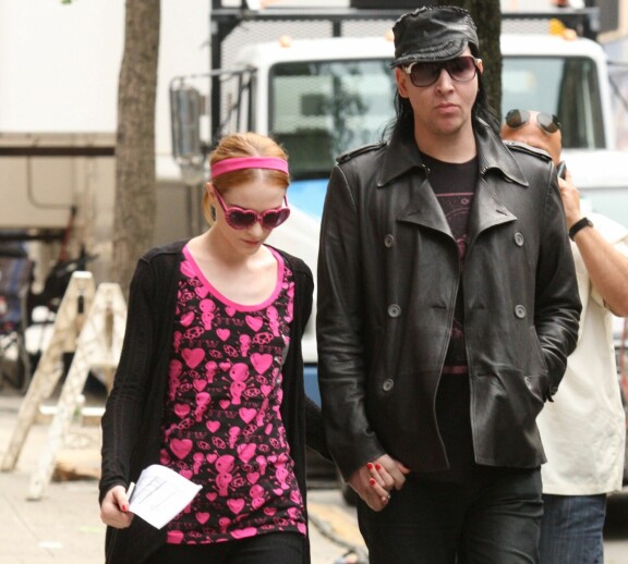 Evan Rachel Wood ja Marilyn Manson alkoivat seurustella vuonna 2007 ja erosivat vuonna 2010.