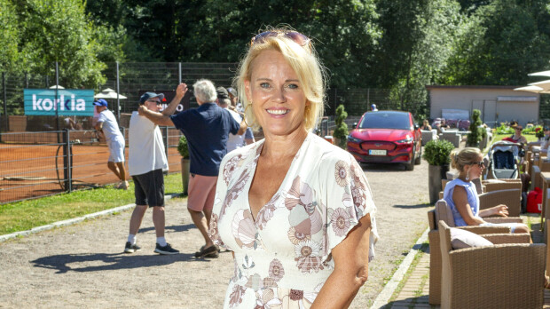 Mikä perhe! Sirpa Selänne julkaisi upeita kuvia