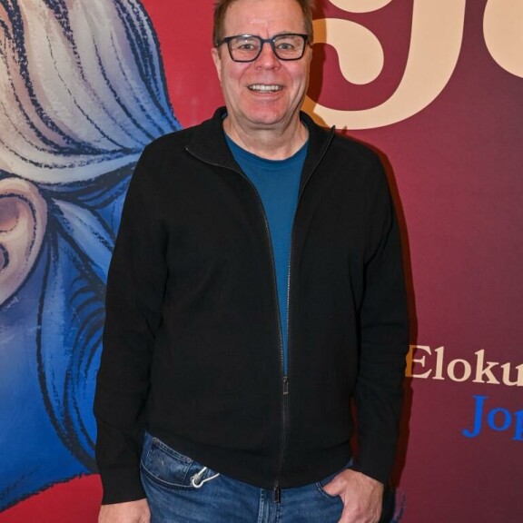 Mato Valtonen, 67, muisteli ystäväänsä Jope Ruonansuuta dokumenttielokuvan kutsuvierasensi-illassa. Mato Valtonen, 67, muisteli Jope Ruonansuuta dokumenttielokuvan kutsuvierasensi-illassa.