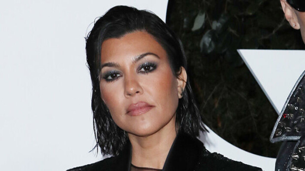 Kourtney Kardashian kaupittelee vaginavitamiineja − faneilta täystyrmäys Kourtney Kardashian