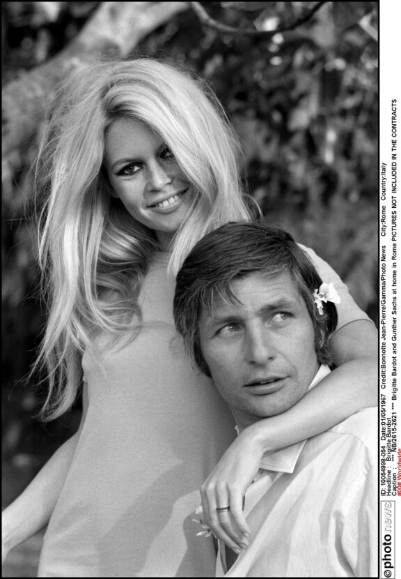 Saksalainen playboy ja valokuvaaja Günter Sachs sai kutsua itseään Brigitte Bardot'n aviomieheksi. Hän oli kolmas aviosiippa.