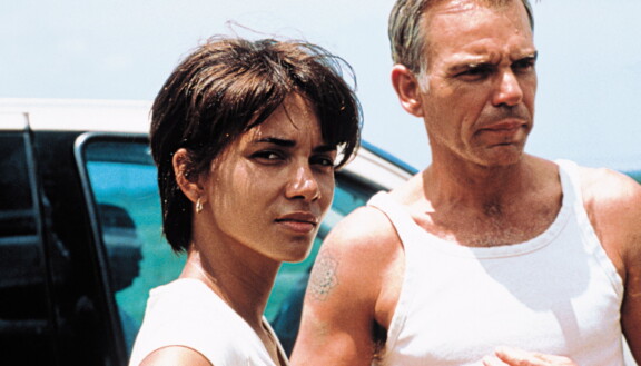 Halle Berry ja Billy Bob Thornton elokuvassa Monster's Ball.