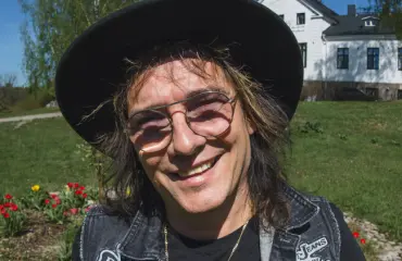 Costello Hautamäeltä jäätävä kuitti Neon 2:n Jussi Rainiolle