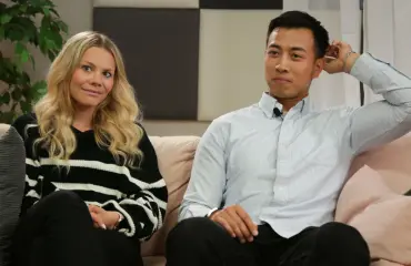 Ensitreffit alttarilla: Anna kyläilee Hain luona - löytää makuuhuoneesta mieluisan yllätyksen