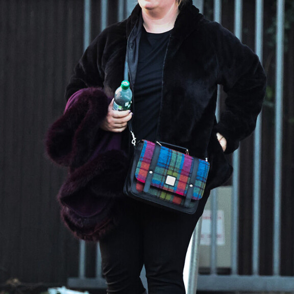 Tältä prinssi Harryn poikuuden vienyt nainen näyttää nykyään − katso paparazzikuvat! sashawalpolea