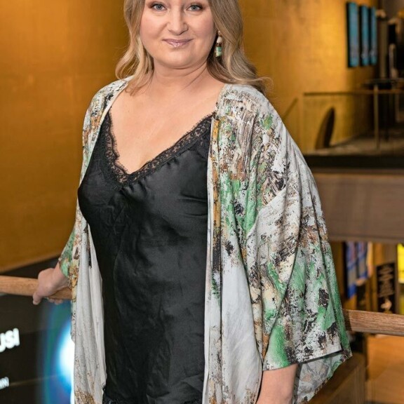 Näyttelijä Matleena Kuusniemi mietti yön pikkutunteina yhtä asiaa Ria Kataja